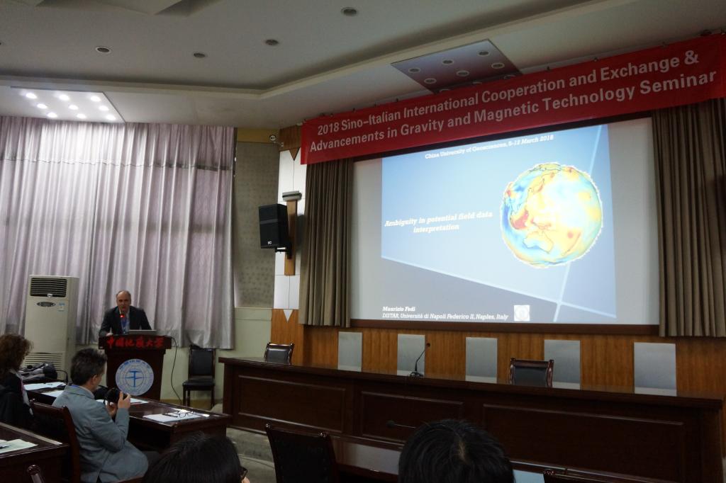 Maurizio Fedi教授做学术报告 Maurizio Fedi教授做学术报告